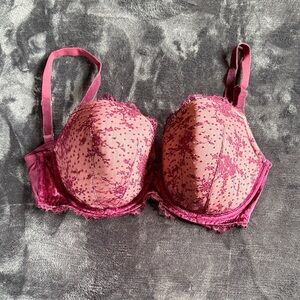 Victoria’s Secret Pink Velvet Lace Bra 34DDD Fuschia Sexy Lingerie Textured Cute